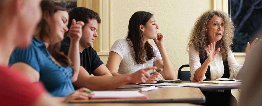 Analysis of national data shows how students’ perceptions of their relationships with their teachers change across grade level.